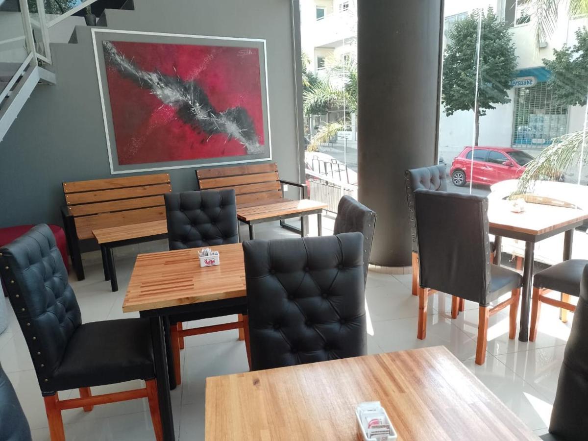 维拉卡洛斯帕兹 Golden Ross酒店 外观 照片