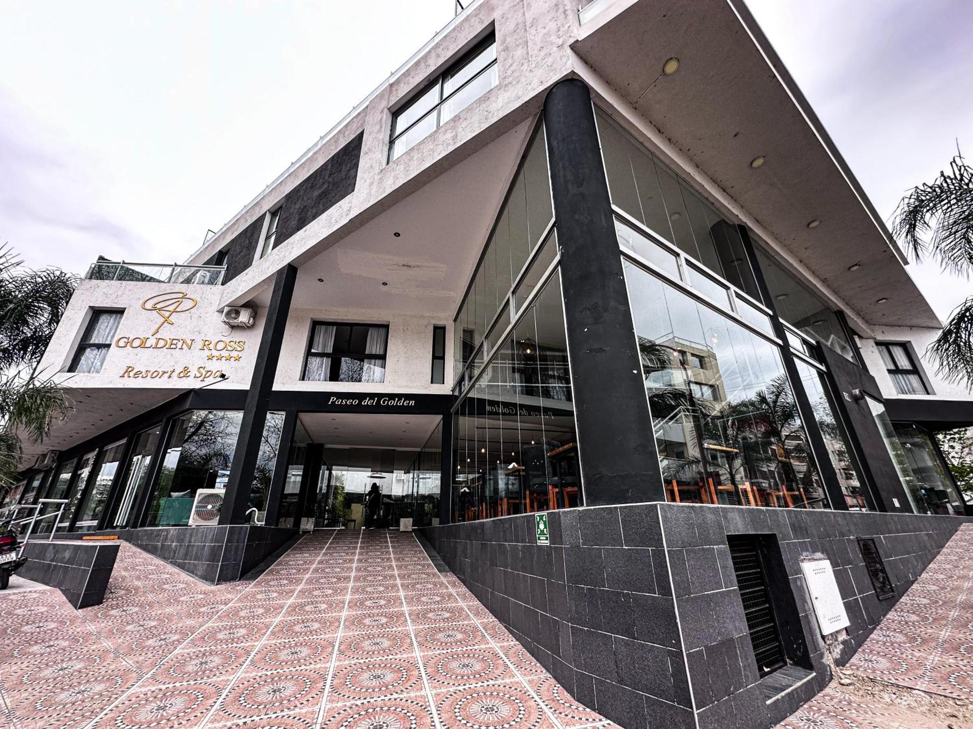维拉卡洛斯帕兹 Golden Ross酒店 外观 照片